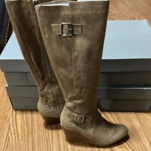 Kenneth Cole Tan Wedge Boots